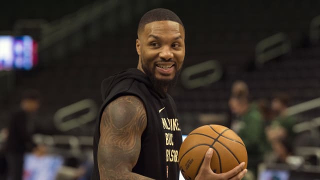 Milwaukee Bucks guard Damian Lillard (0) 